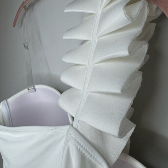 Elegant White Ruffled Bathing Suit – Size Large – Never Worn - Picture 4 of 6